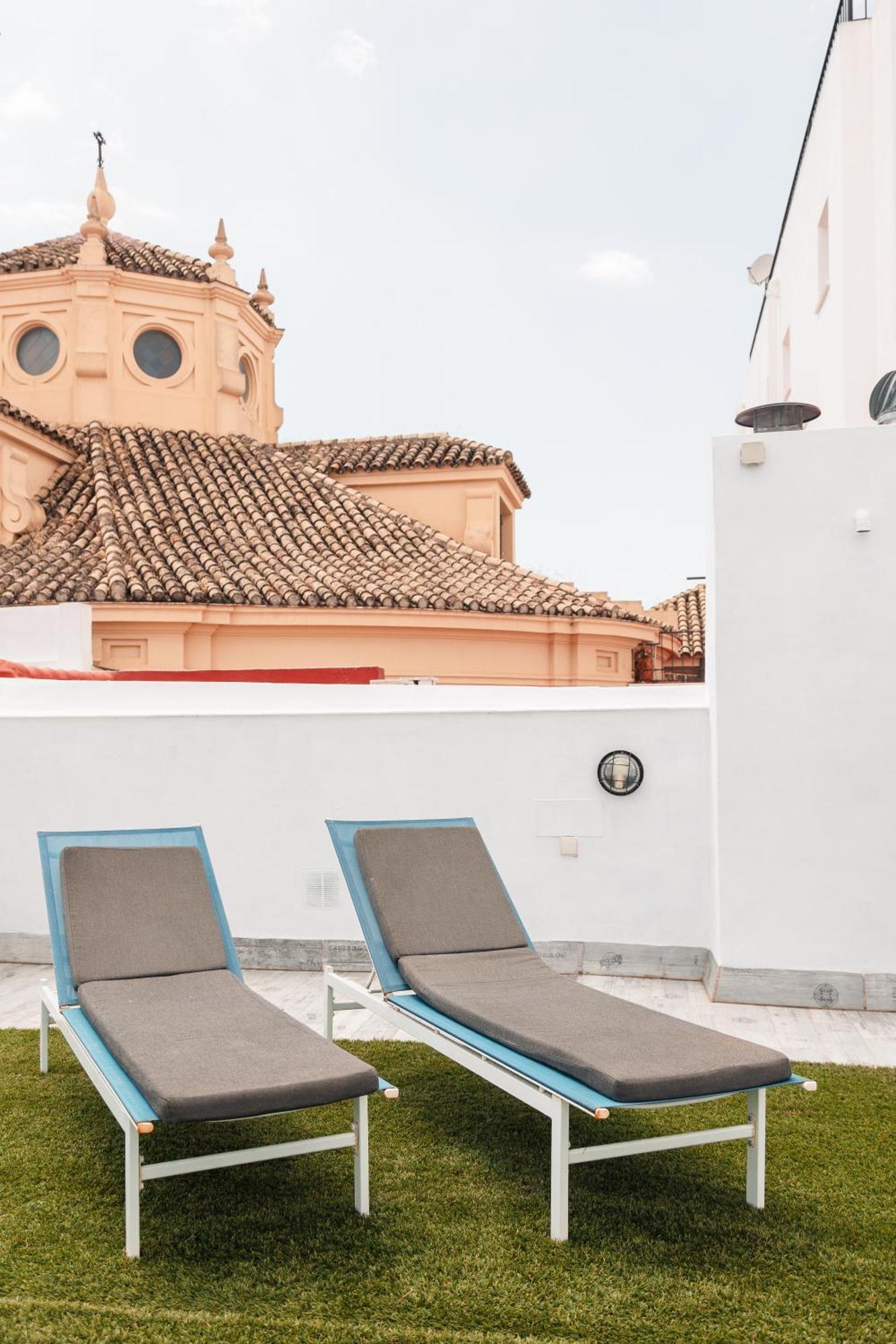 Astuto 21 Suites - Adults Only Херес-де-ла-Фронтера Экстерьер фото