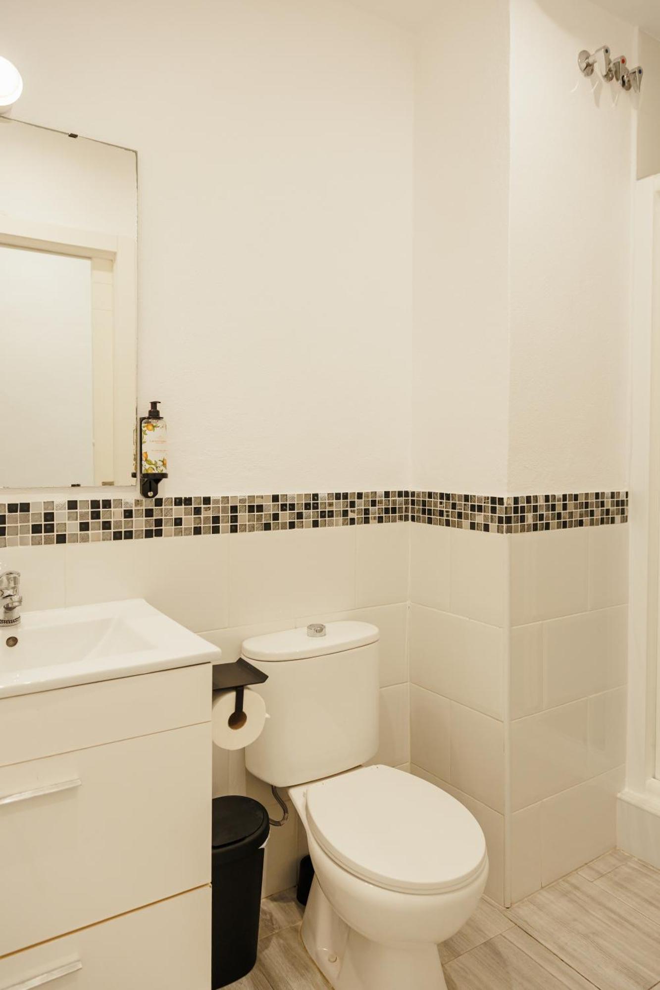 Astuto 21 Suites - Adults Only Херес-де-ла-Фронтера Экстерьер фото